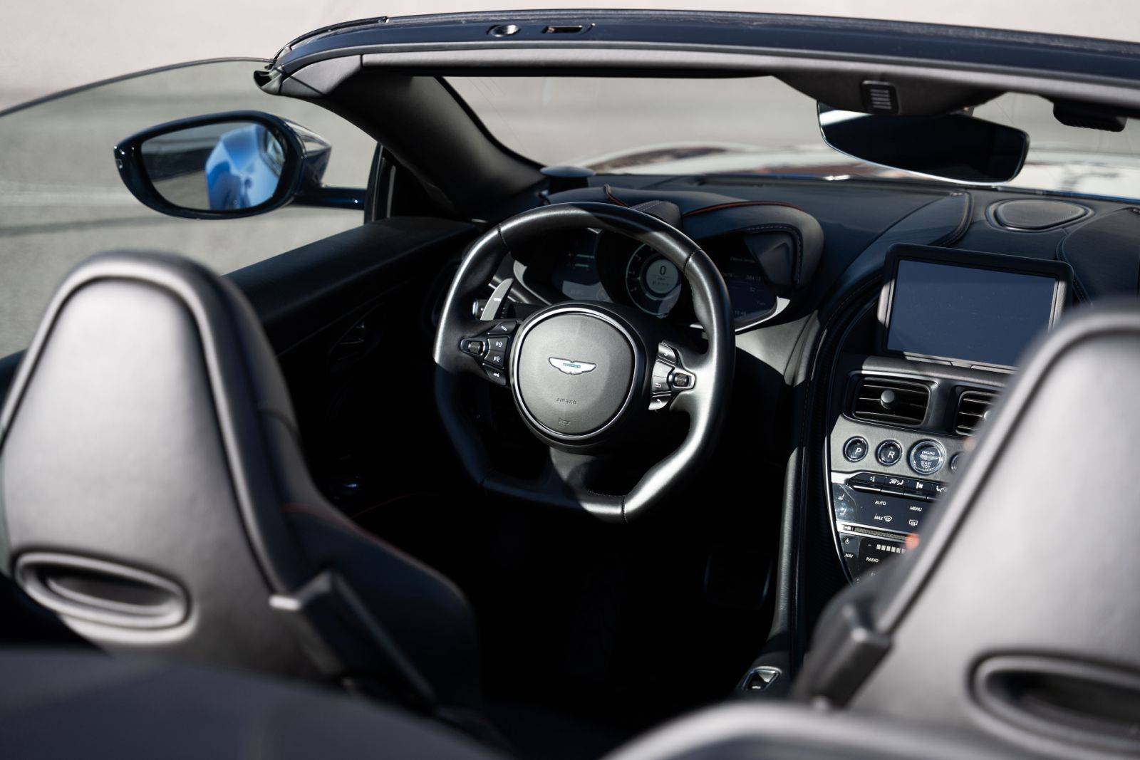 DBS VOLANTE DBS Superleggera Volante 5,2 Biturbo V12 &mdash; 12