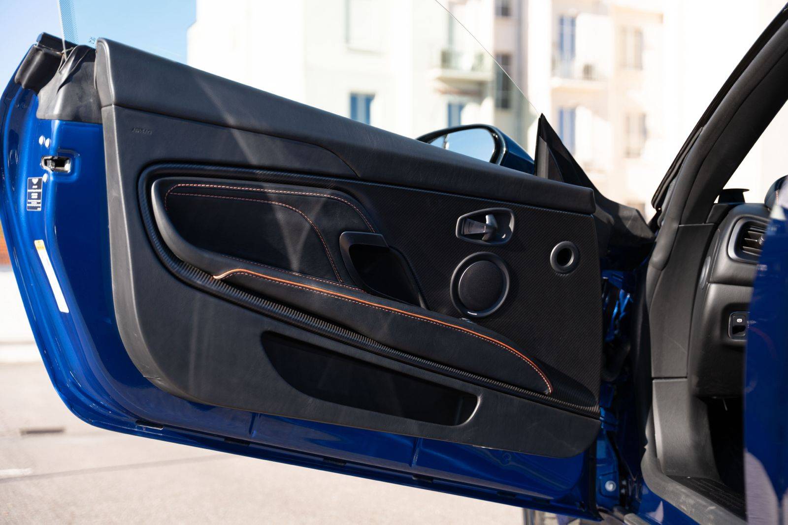 DBS VOLANTE DBS Superleggera Volante 5,2 Biturbo V12 &mdash; 13