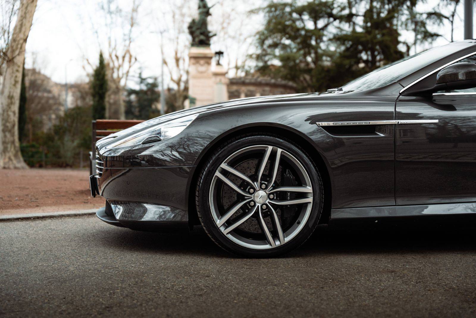 VIRAGE Virage Coup&eacute; V12 &mdash; 5