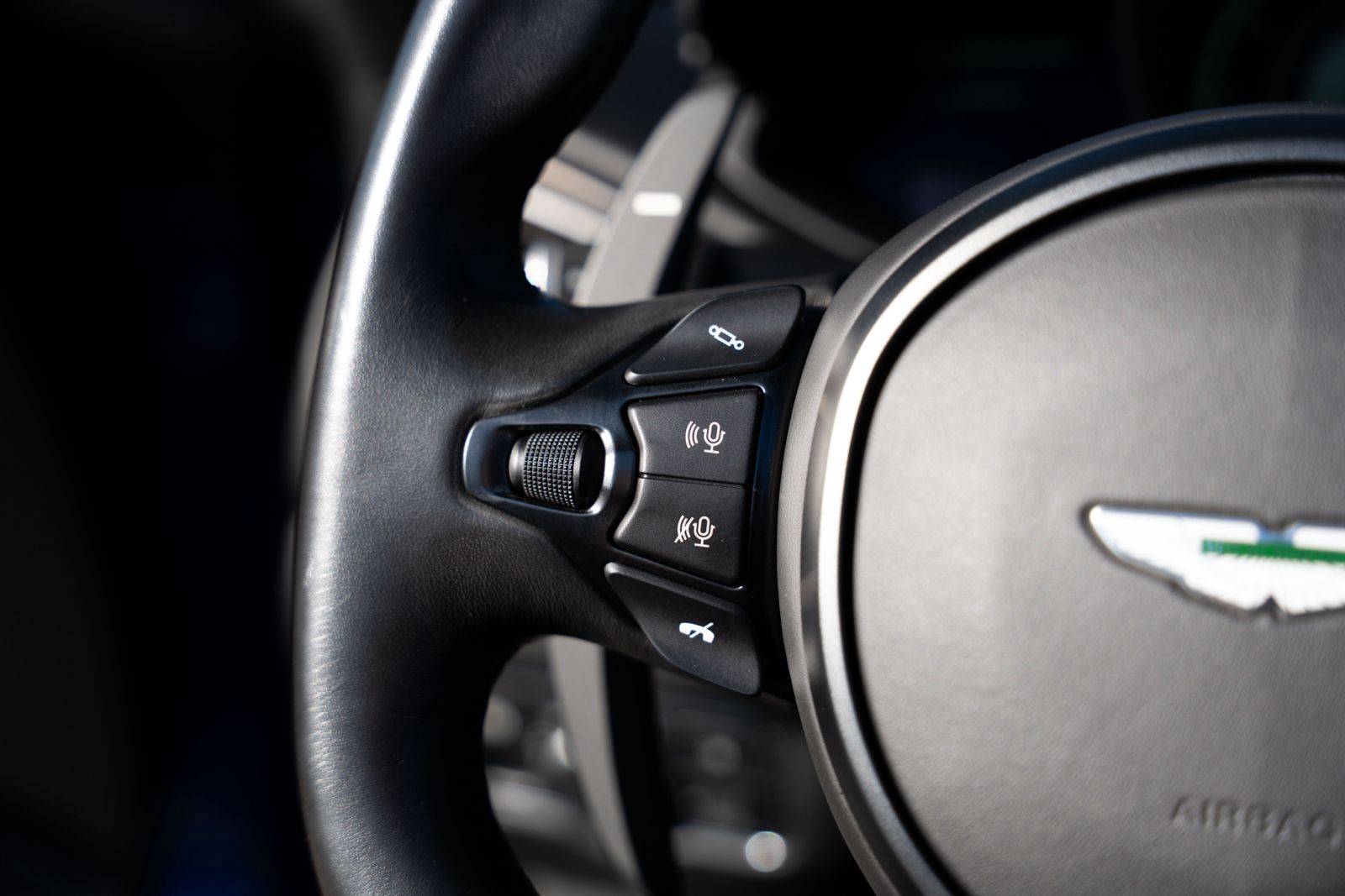 DBS VOLANTE DBS Superleggera Volante 5,2 Biturbo V12 &mdash; 16