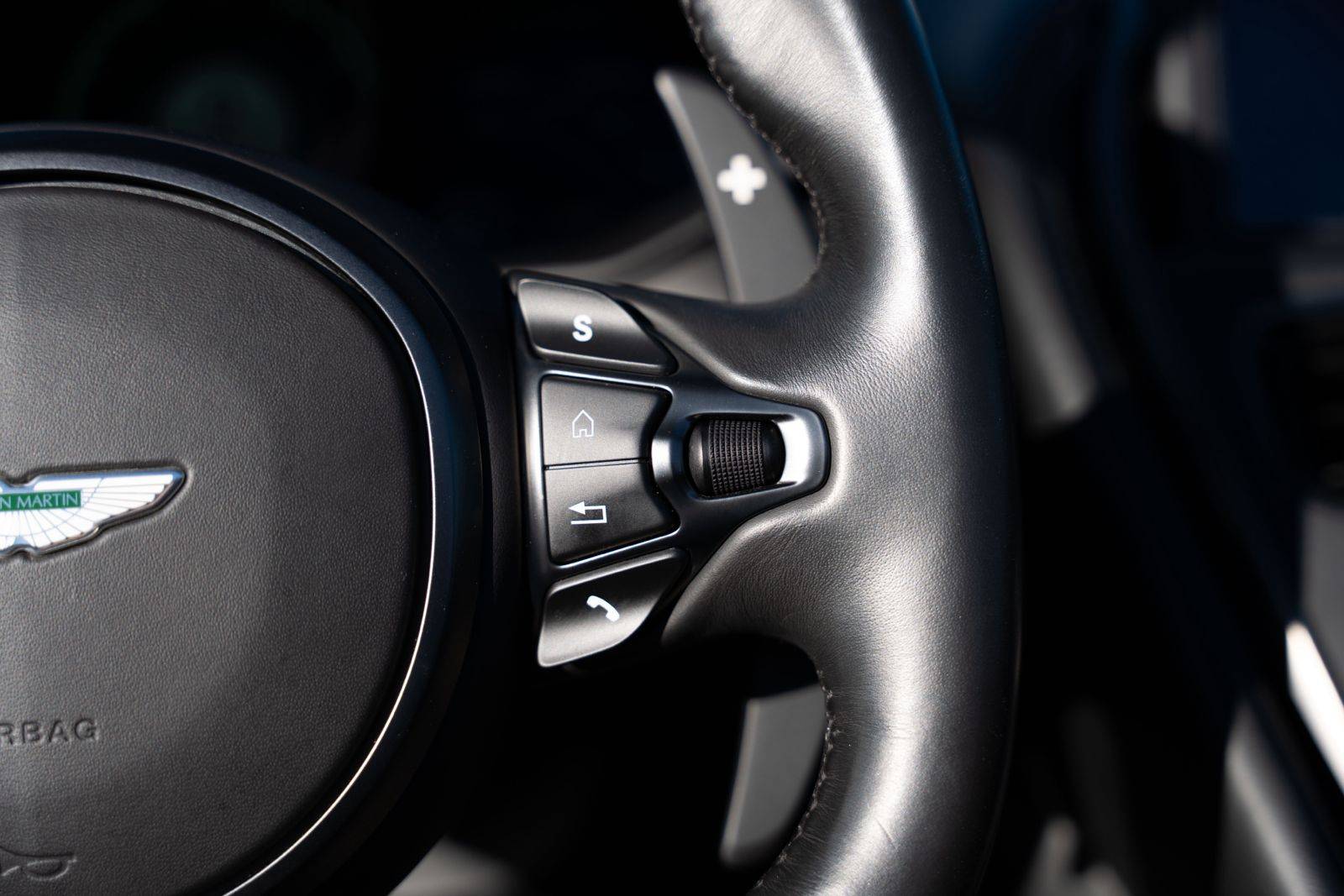 DBS VOLANTE DBS Superleggera Volante 5,2 Biturbo V12 &mdash; 17