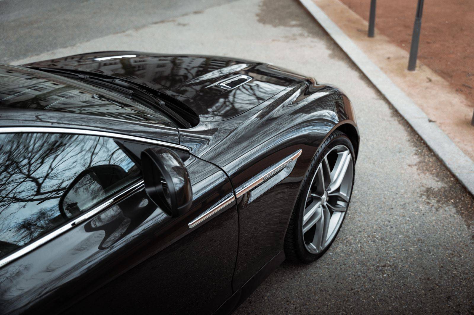 VIRAGE Virage Coup&eacute; V12 &mdash; 9