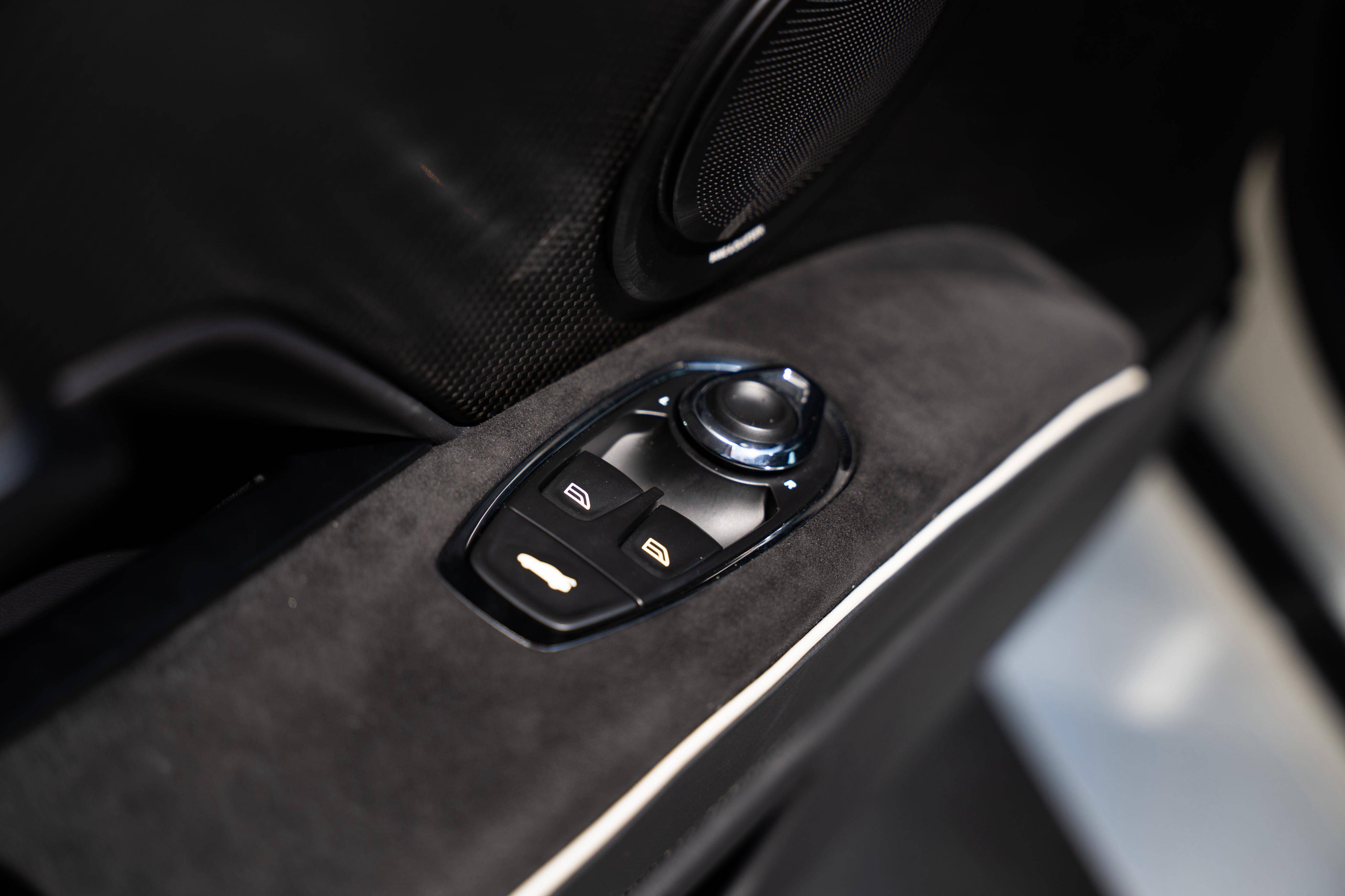 DBS DBS Coup&eacute; 5.2 Biturbo V12 &mdash; 19