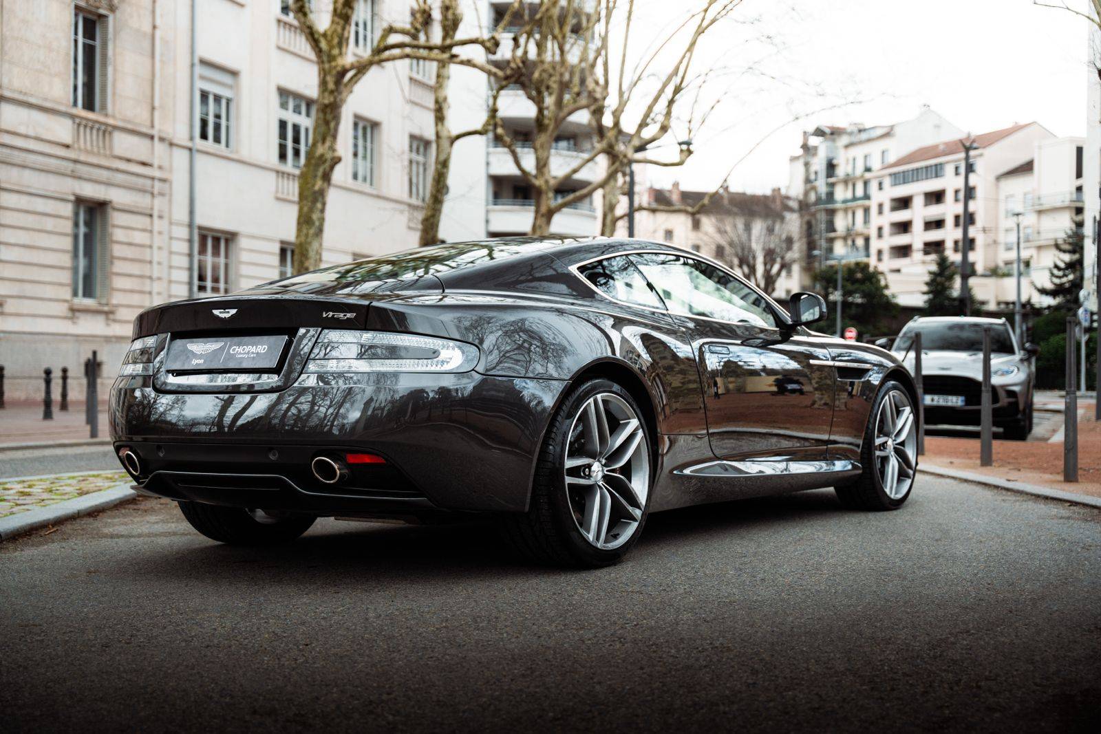 VIRAGE Virage Coup&eacute; V12 &mdash; 12