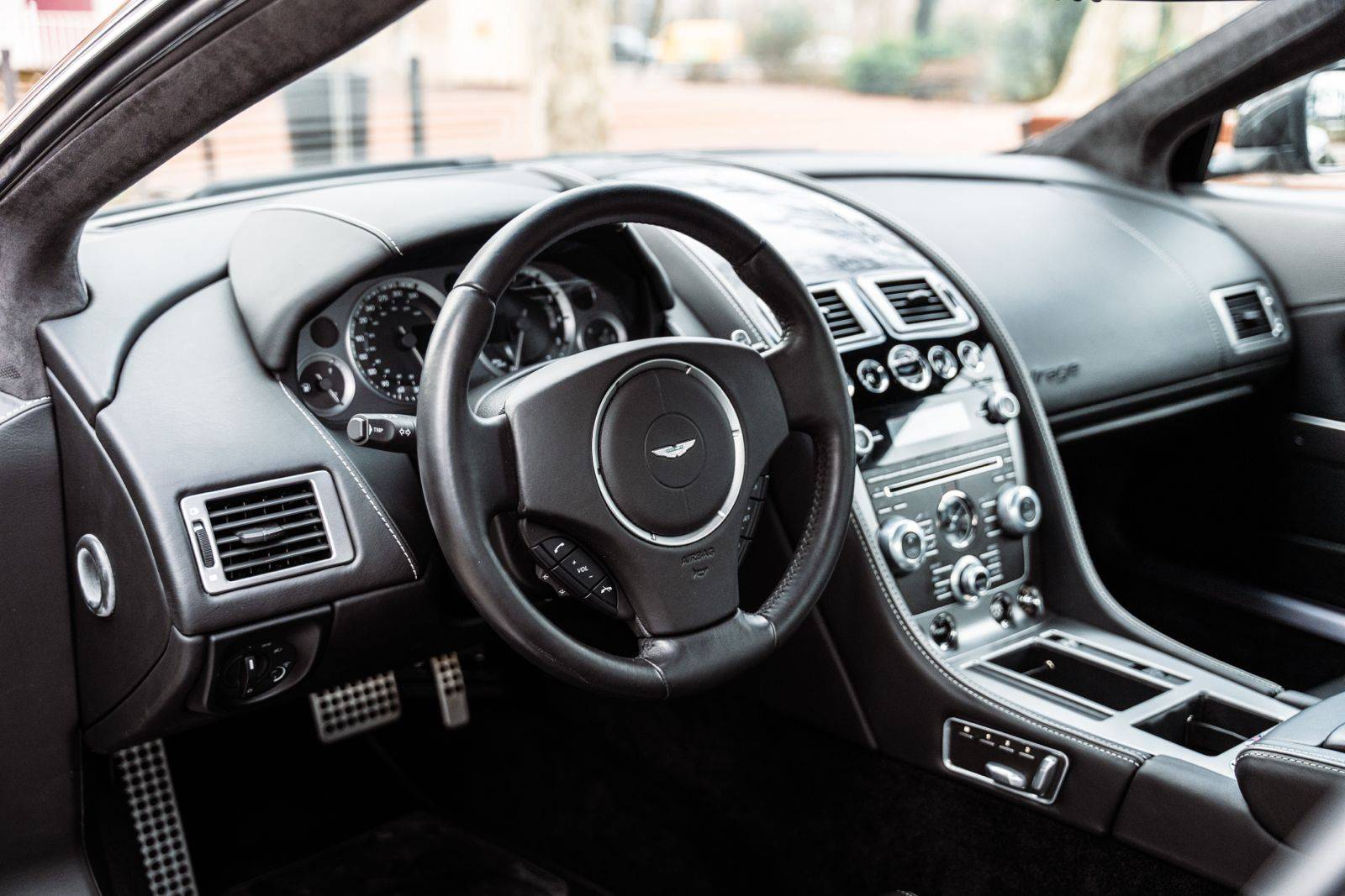 VIRAGE Virage Coup&eacute; V12 &mdash; 15