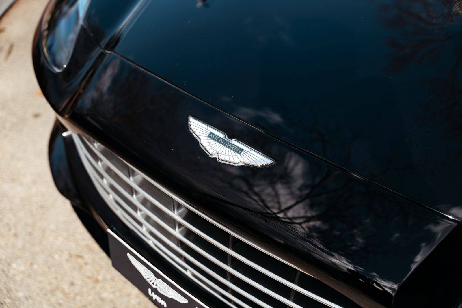 DBX DBX 4.0 Biturbo V8 &mdash; 4