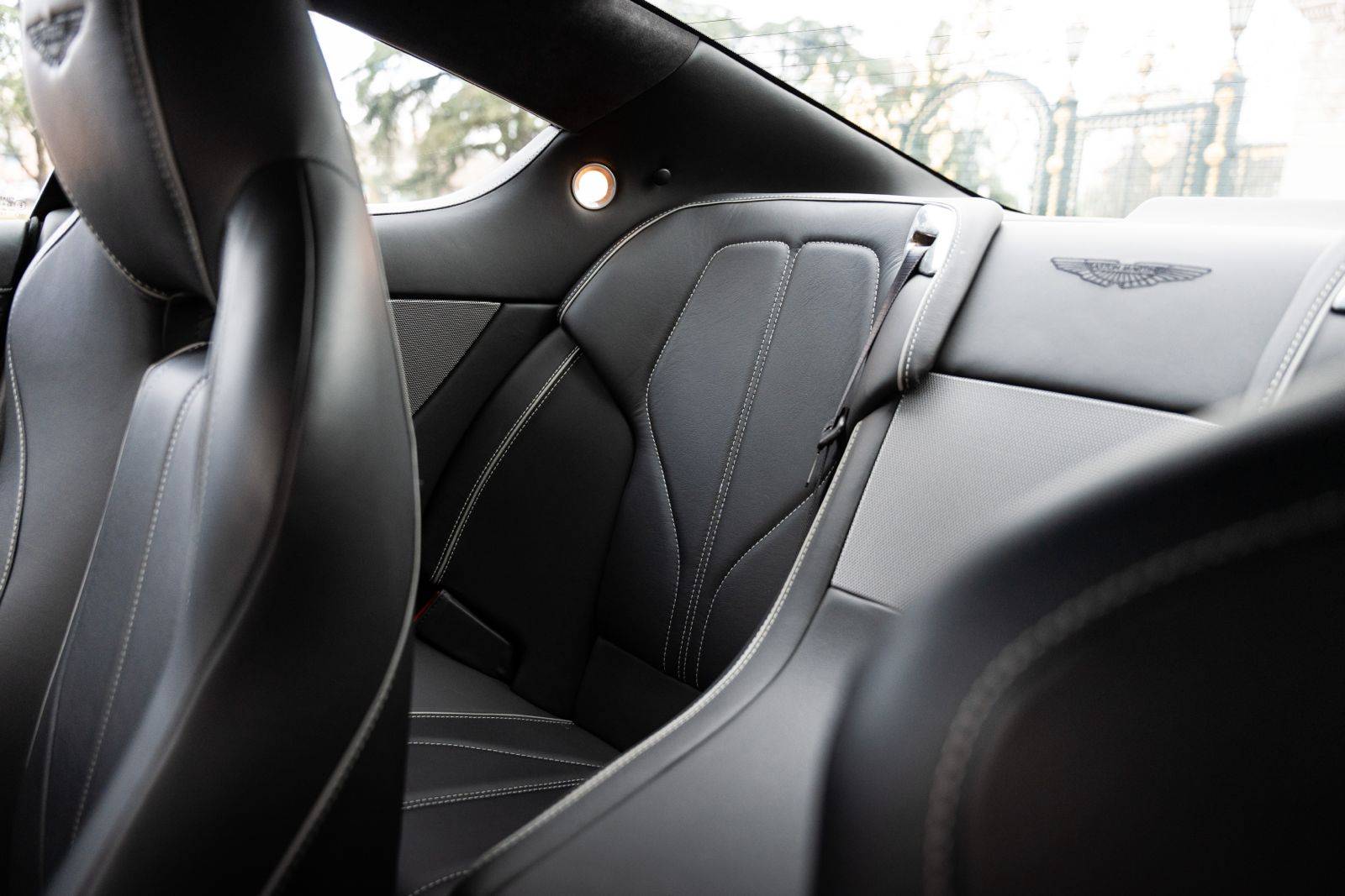 VIRAGE Virage Coup&eacute; V12 &mdash; 21