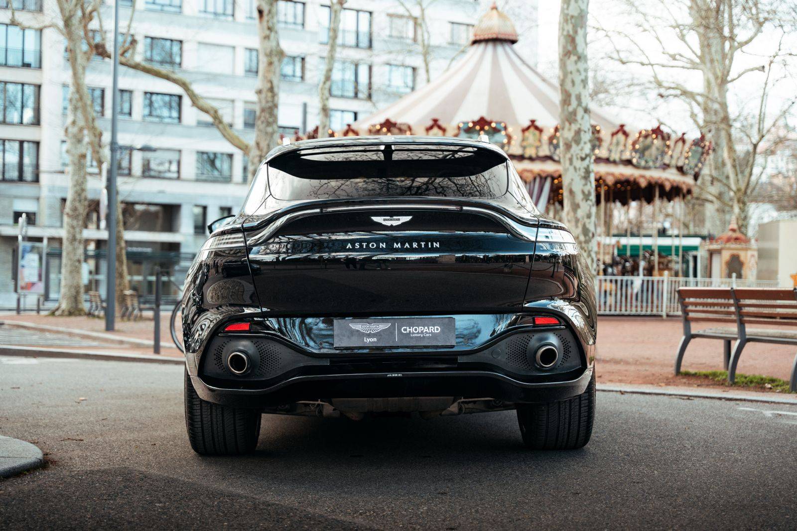 DBX DBX 4.0 Biturbo V8 &mdash; 8