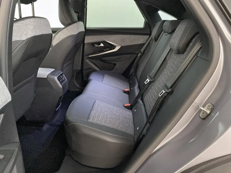 Image secondaire du véhicule 10