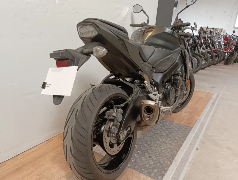 Image secondaire du véhicule 4