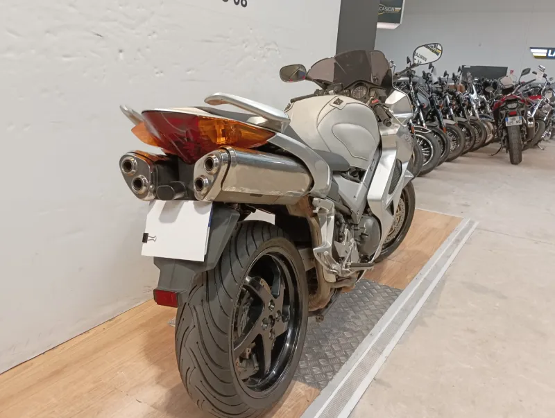 Image secondaire du véhicule 4