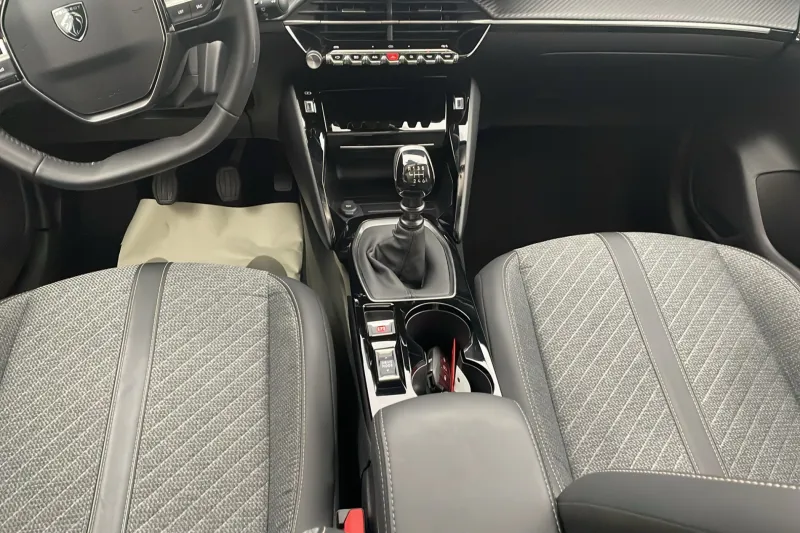 Image secondaire du véhicule 11