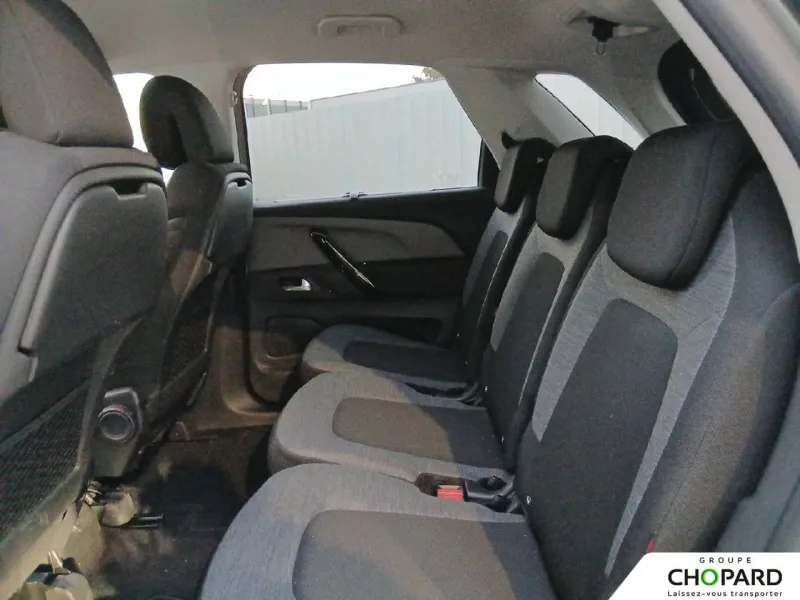 Image secondaire du véhicule 12