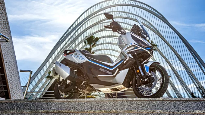 Zontes 368 G : vue contreplongée