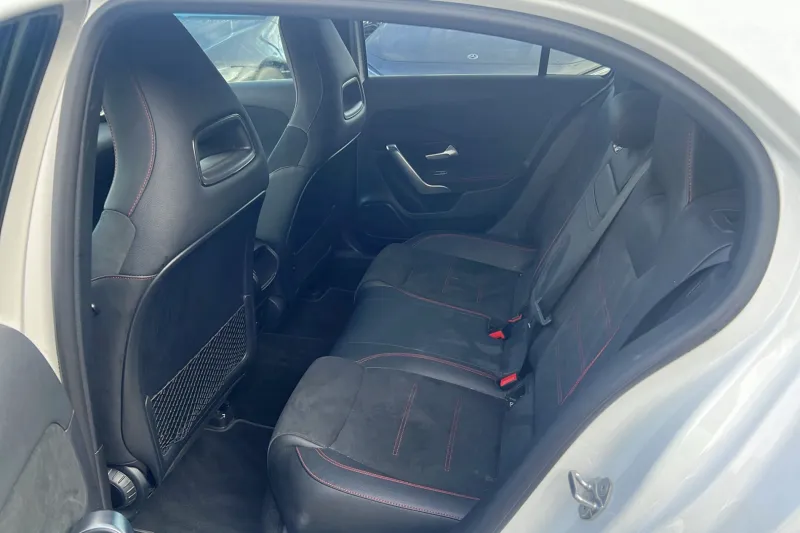 Image secondaire du véhicule 11