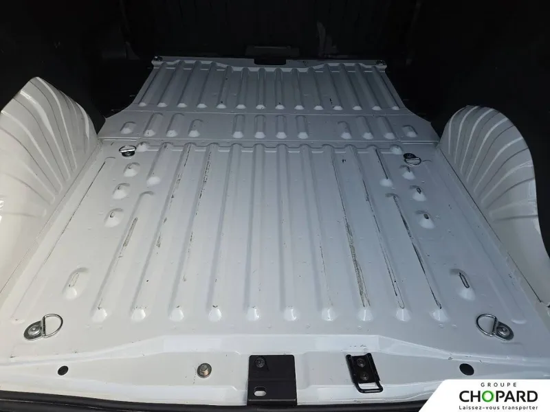 Image secondaire du véhicule 9