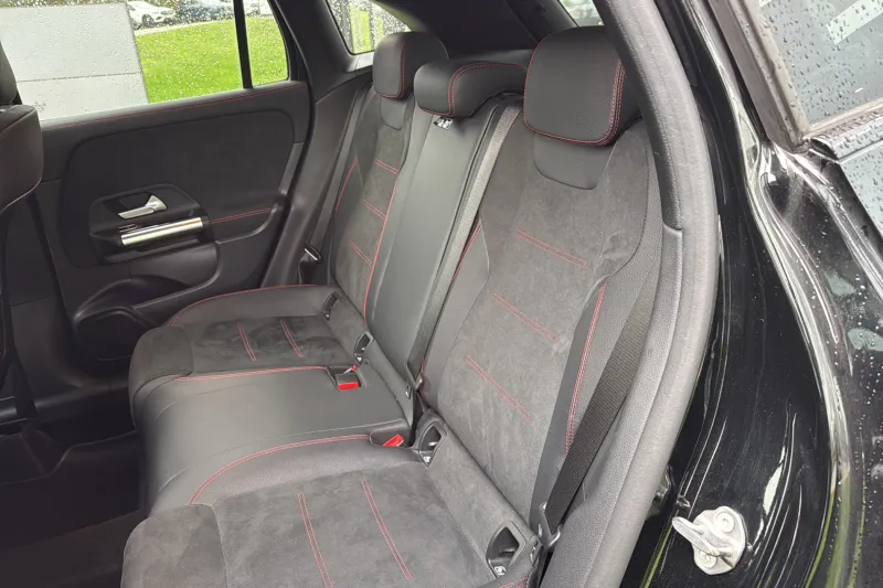 Image secondaire du véhicule 12