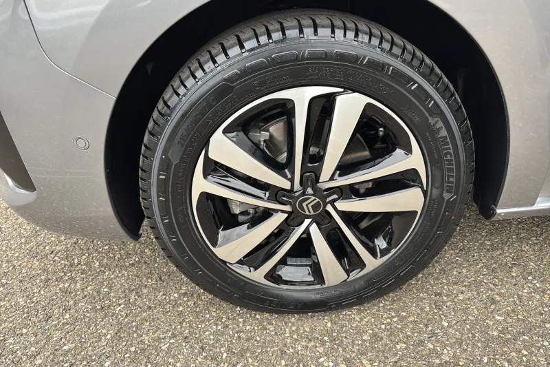 Image secondaire du véhicule 15