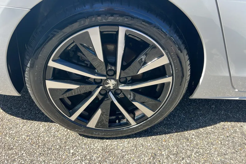 Image secondaire du véhicule 12