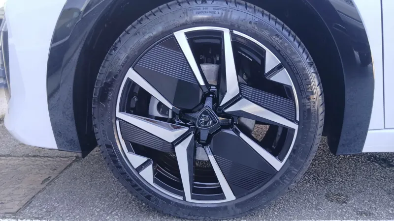 Image secondaire du véhicule 13