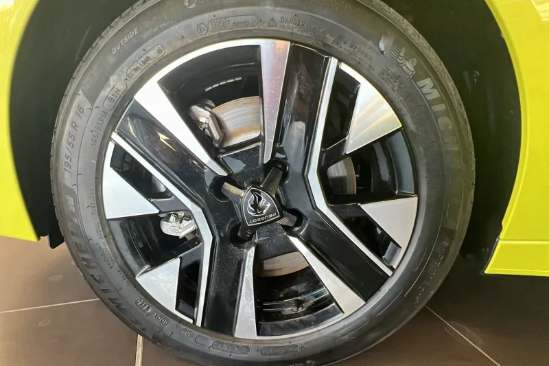 Image secondaire du véhicule 10