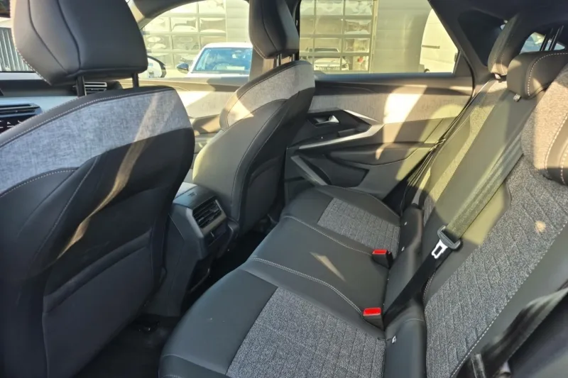 Image secondaire du véhicule 12