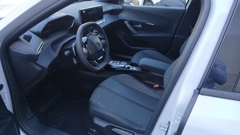 Image secondaire du véhicule 10