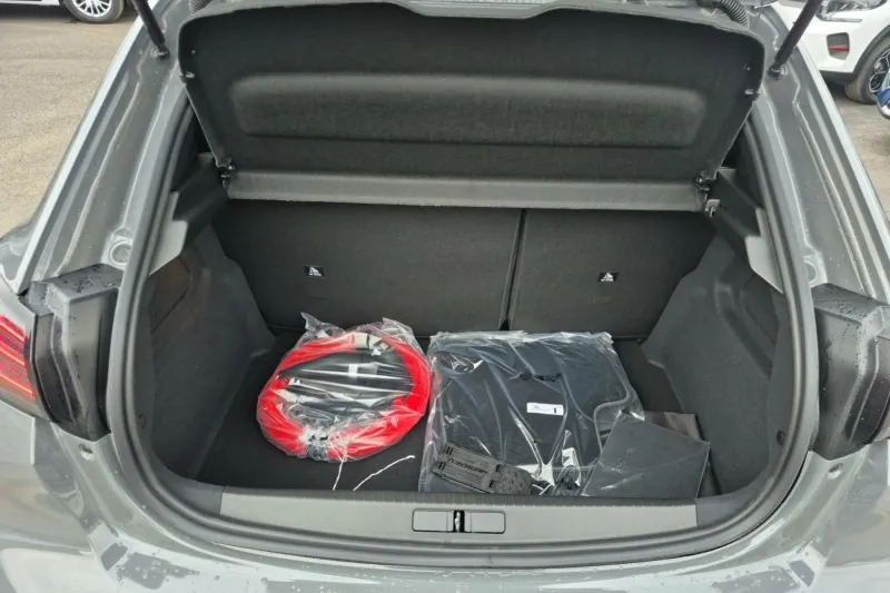 Image secondaire du véhicule 10