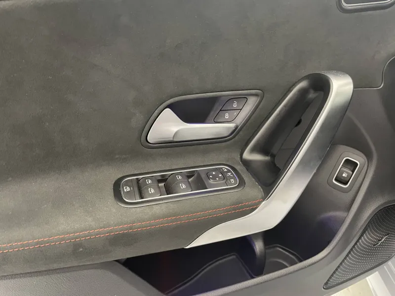 Image secondaire du véhicule 28