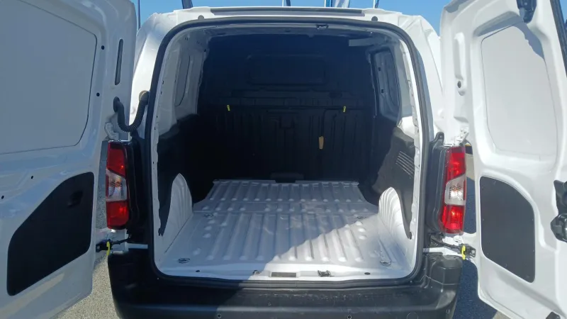 Image secondaire du véhicule 10