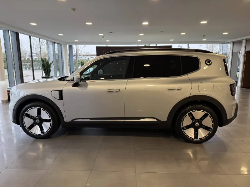 Image secondaire du véhicule 9