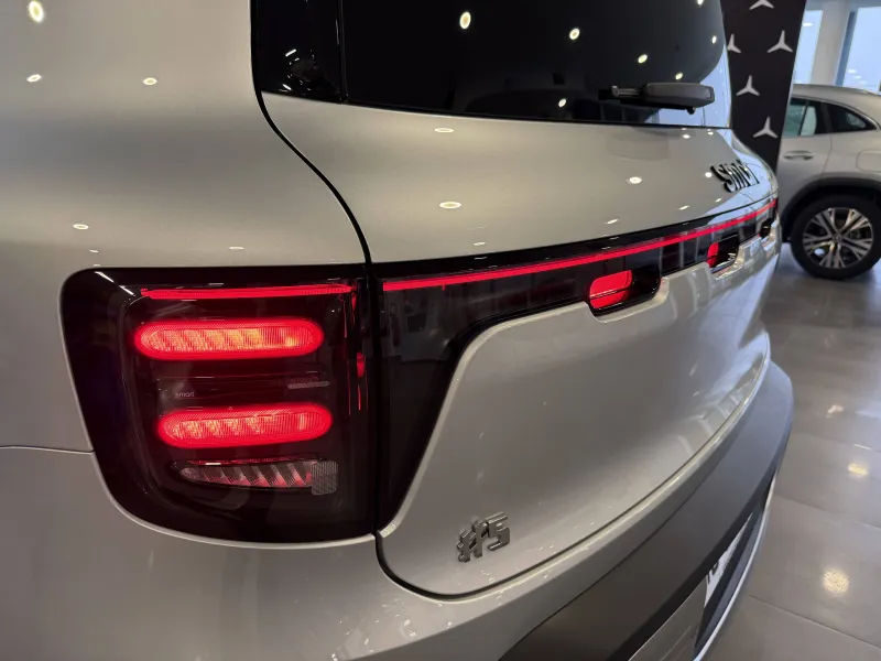 Image secondaire du véhicule 14