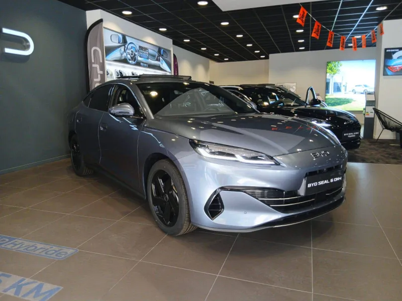 BYD-SEAL 6-Seal 6 1.5l DM-i 156 kW PHEV BYD-SEAL 6-d'occasion chez BYD Nice