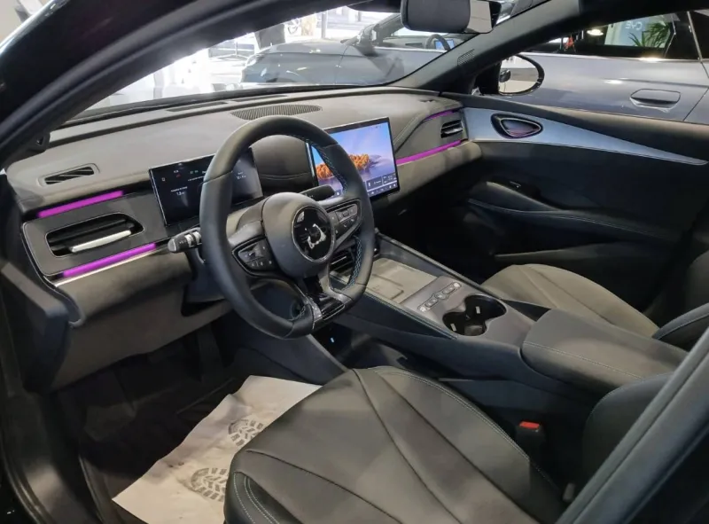 Image secondaire du véhicule 11