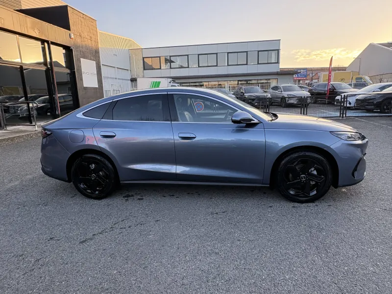 Image secondaire du véhicule 8