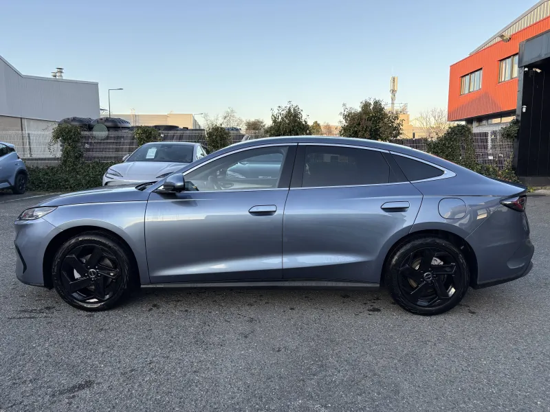 Image secondaire du véhicule 9