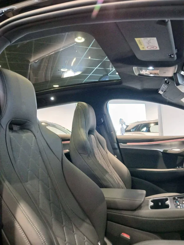 Image secondaire du véhicule 12