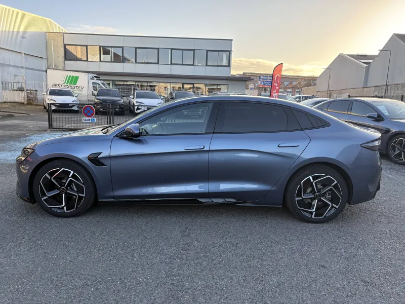 Image secondaire du véhicule 10