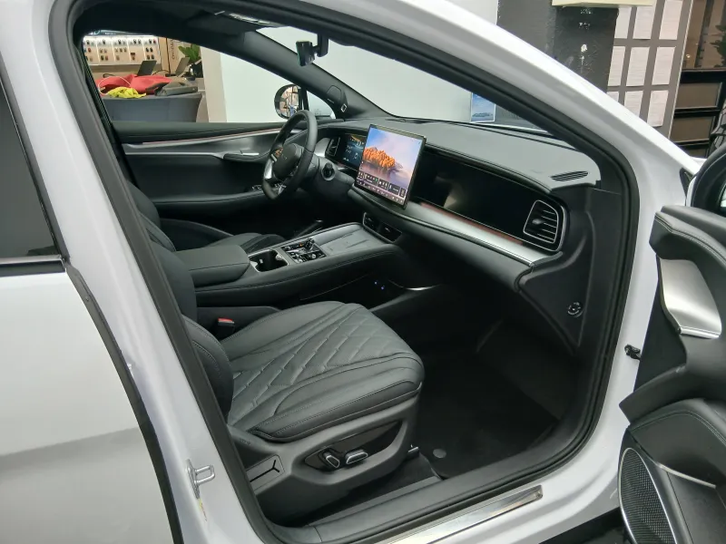 Image secondaire du véhicule 24