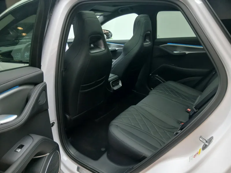 Image secondaire du véhicule 25