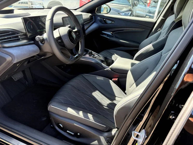 Image secondaire du véhicule 12