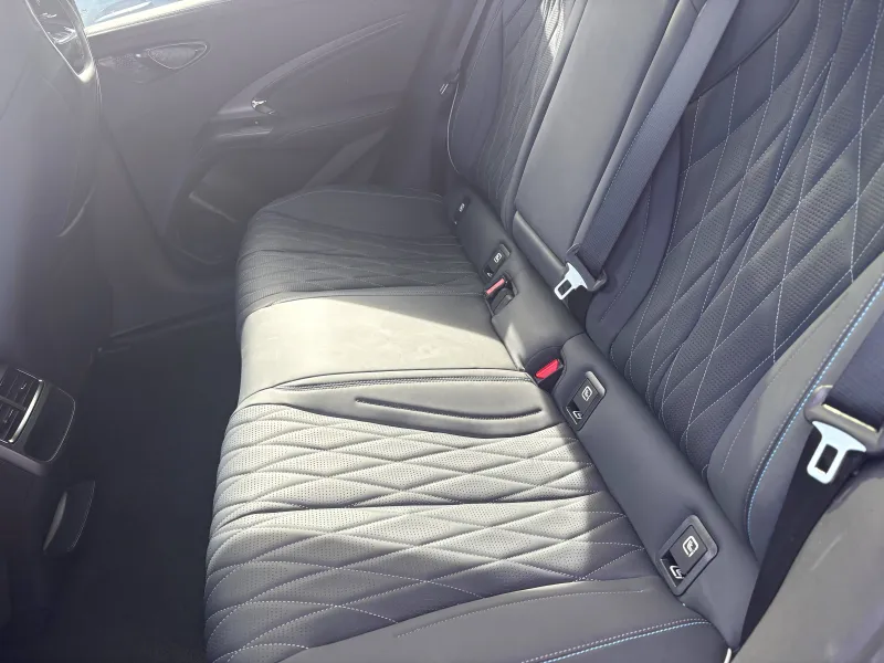 Image secondaire du véhicule 15