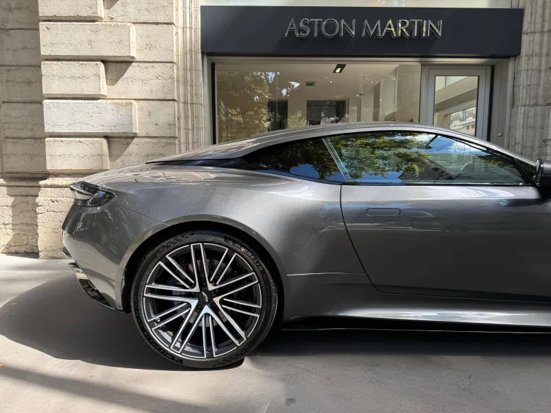 Image secondaire du véhicule 32