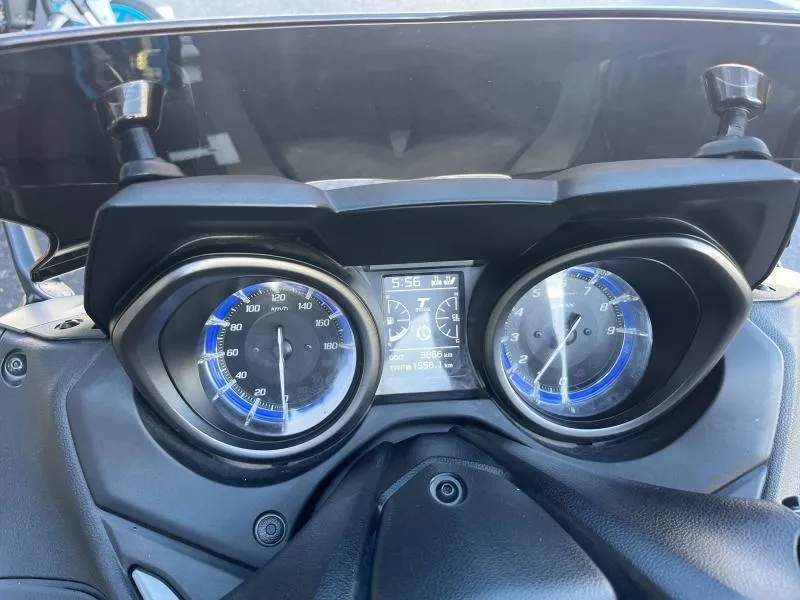 Image secondaire du véhicule 4