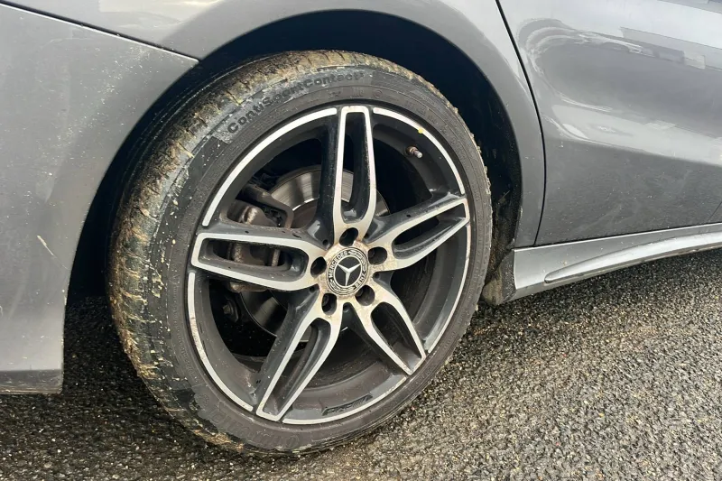 Image secondaire du véhicule 12