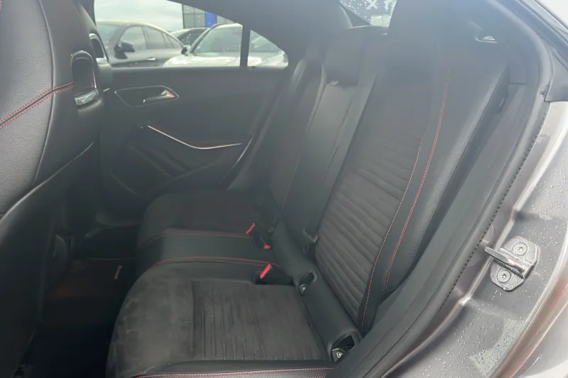 Image secondaire du véhicule 32