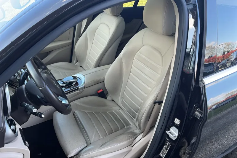 Image secondaire du véhicule 10