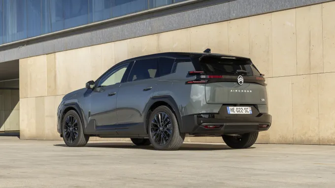 Citroën C5 Aircross 2025 Vert Astoria : trois quarts arrière gauche statique