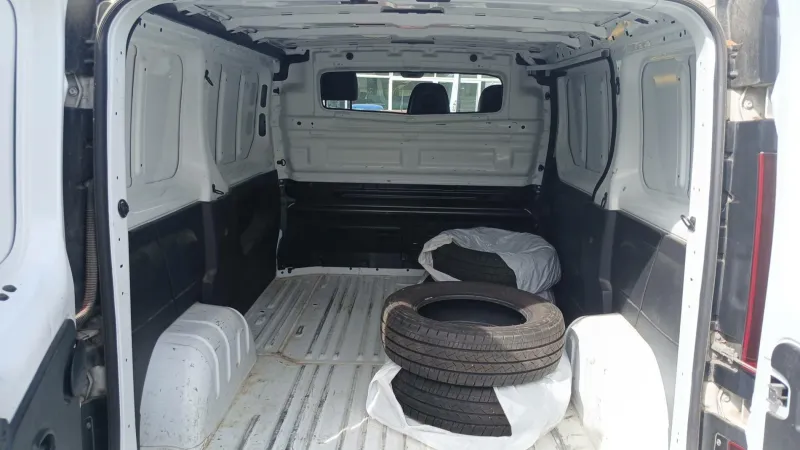 Image secondaire du véhicule 10