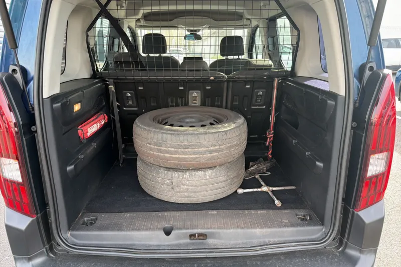 Image secondaire du véhicule 10